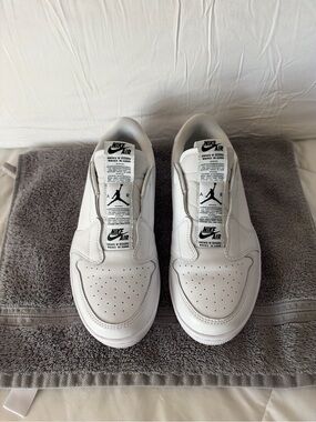 Air Jordan 1 Retro Low Slip (Triple White/White-Black) Women’s Size 7.5